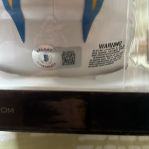 New nfl Justin Herbert autographed mini helmet - Picture 6 of 7